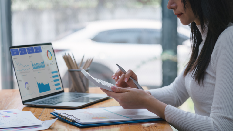 7 Best AI Tools for Social Media Management.